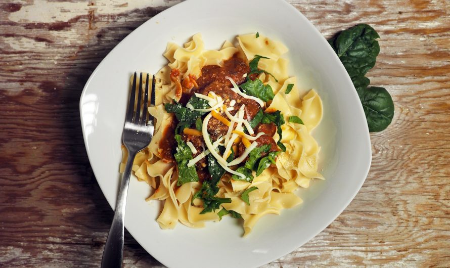 Pasta mit cremiger Käse-Hackfleisch-Soße