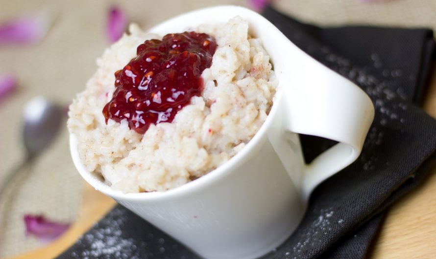 Kokosmilchreis mit marinierten Erdbeeren